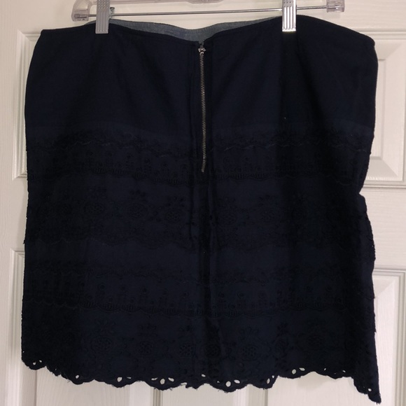Navy blue eyelet skirt - Picture 2 of 5